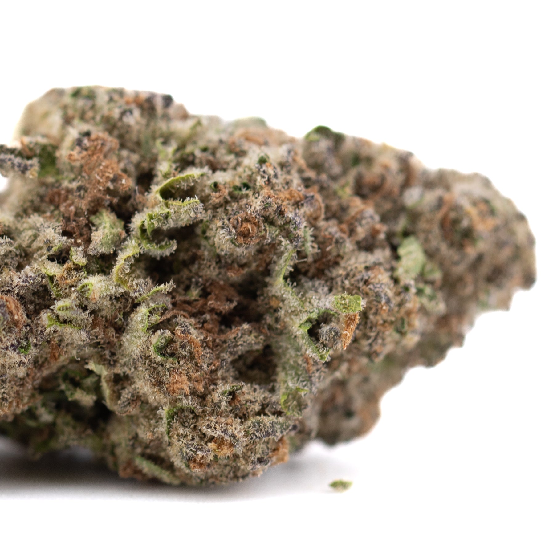 Subzero THCa Hemp Flower: Super High Bud with Green-Orange Hues, Trichomes